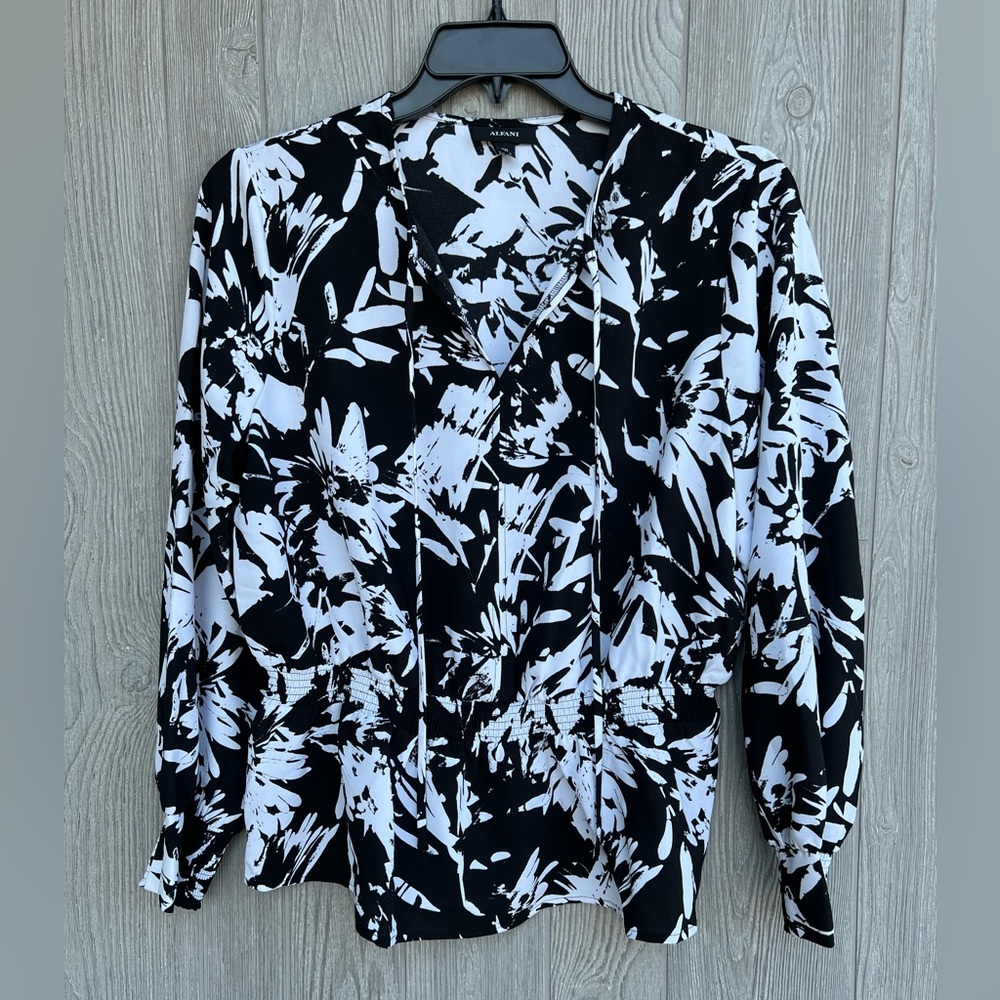 Alfani Black White Floral Peasant Blouse Long Sleeve Petite XL